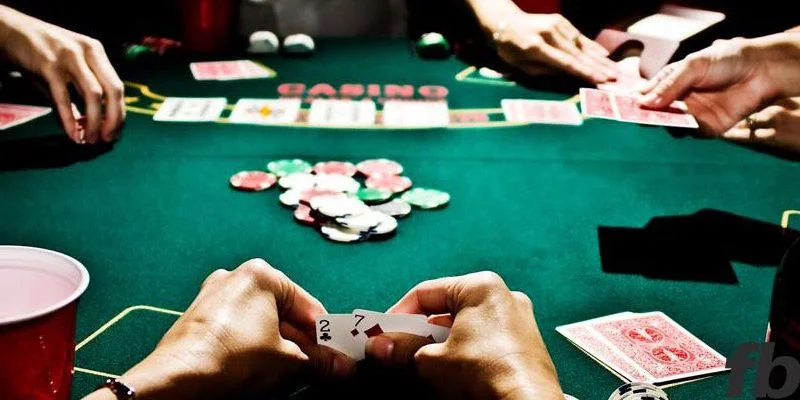 Tìm hiểu rõ hơn về Poker là gì và nguồn gốc game bài